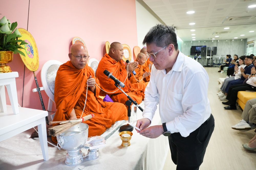 TOG จัดพิธีทำบุญอาคารผลิตปรับปรุงใหม่  เสริมสิริมงคล รองรับการเติบโตธุรกิจเลนส์ระดับโลก 